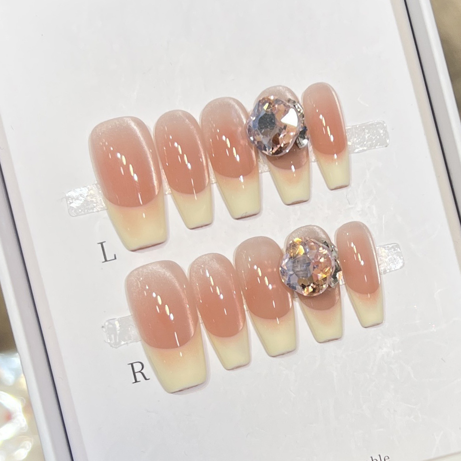 10PCS Frauen Rosa Drücken Sie  – Nail Art Pink Cat Eye Bewertung und Preis